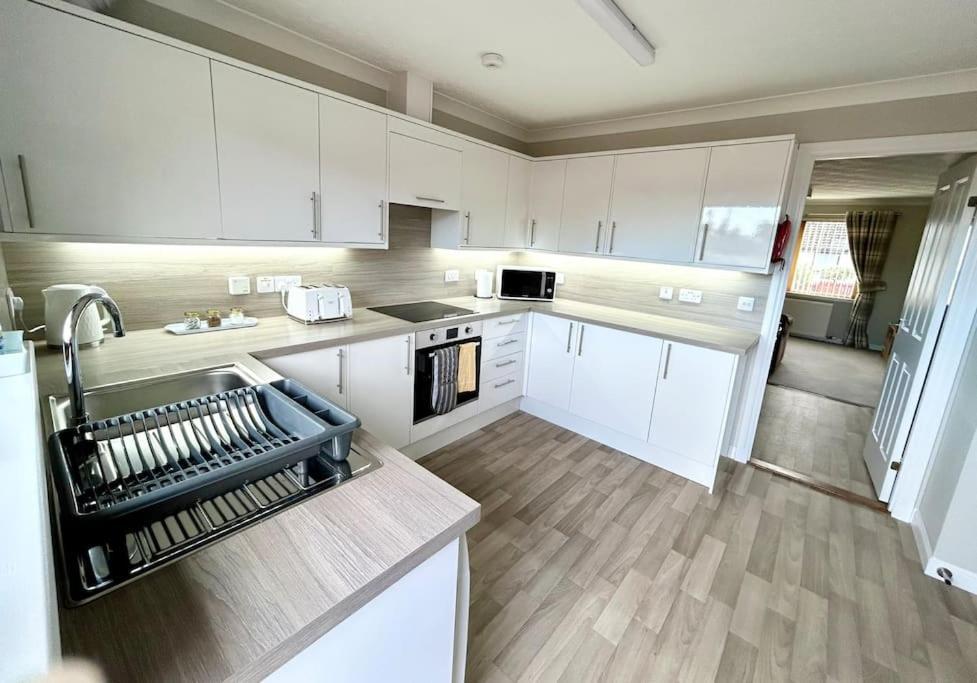 Cosy At Camden, Entire Bungalow Evanton Екстер'єр фото